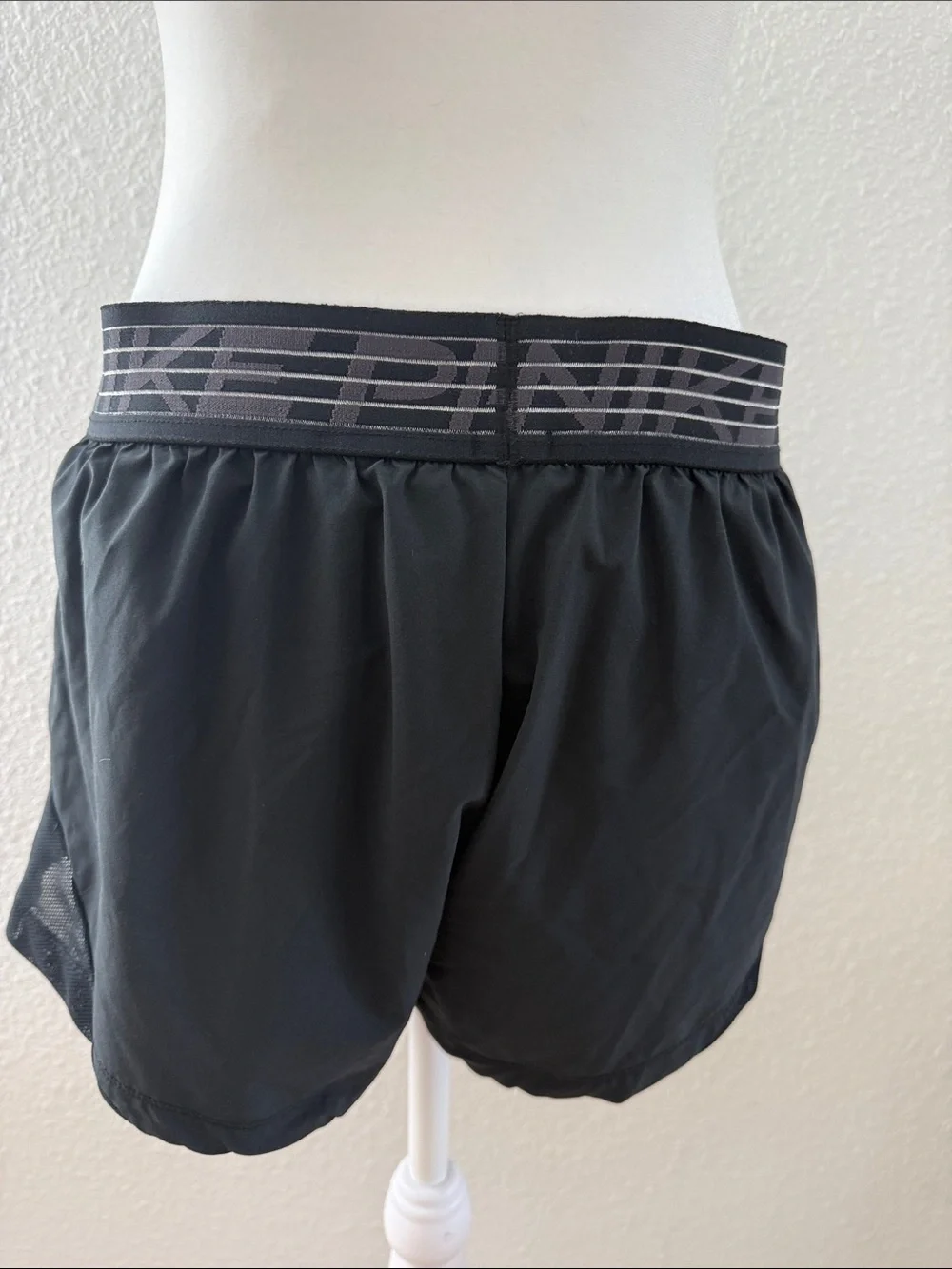 Nike Black Women's Athletic Shorts with Logo Waistband